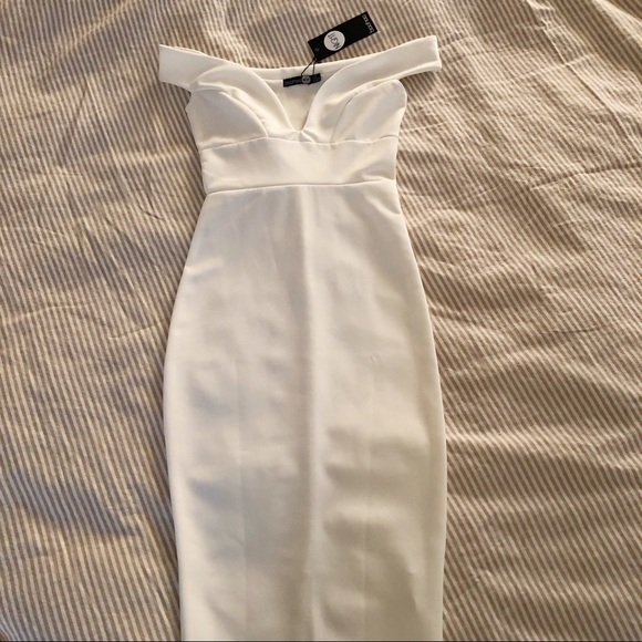 Boohoo Dresses & Skirts - Seductive White Bodycon Dress!